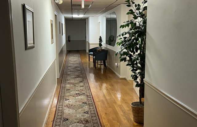 139 W MARKET Street Gallery 3