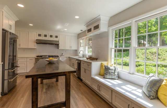 8930 WEDGEWAY Gallery 2