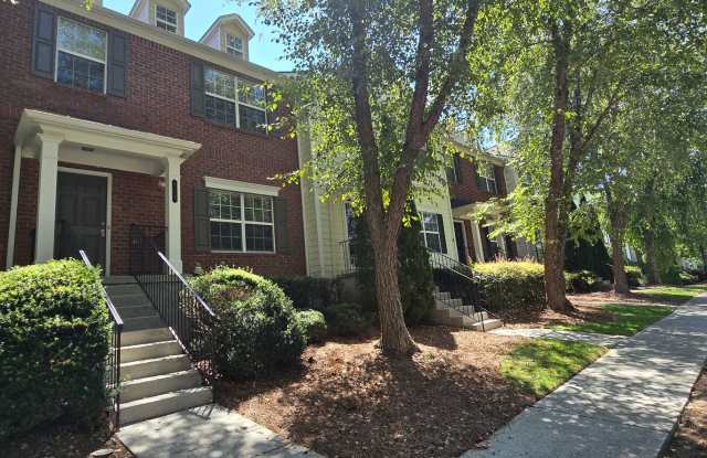 Prime Woodstock Location! Gallery 3