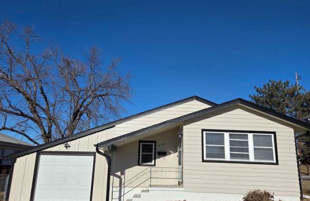 Newly remodeled 4 bed, 2 bath, 1 car garage, fenced in backyard photos photos