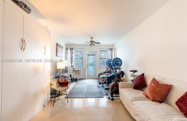7909 East Dr Gallery 2