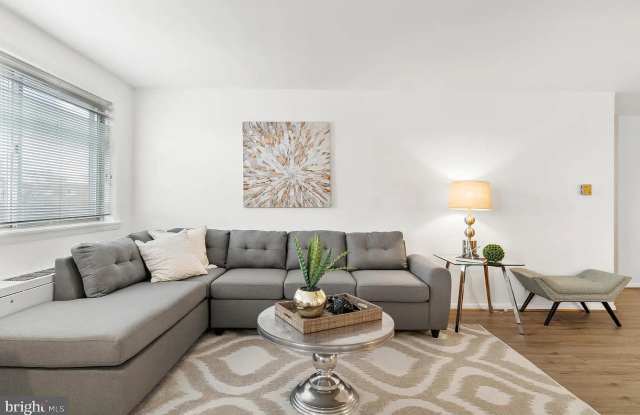 5111 8th Road South - 5111 8th Road South, Arlington, VA 22204