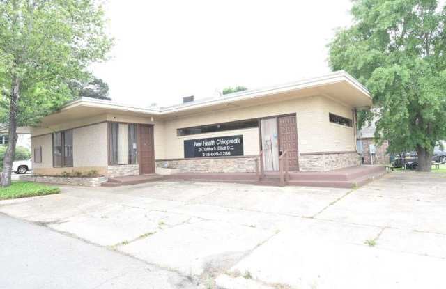 2000 Creswell Avenue photos photos