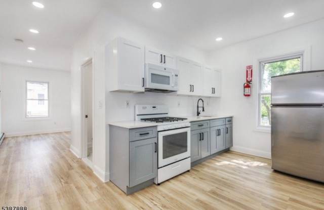 48 N York St photos photos