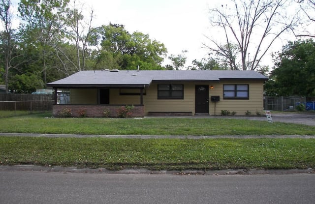 2383 BETSY DR - 2383 Betsy Drive, Jacksonville, FL 32210
