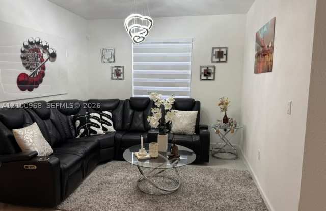 11908 SW 238th Ter Gallery 4