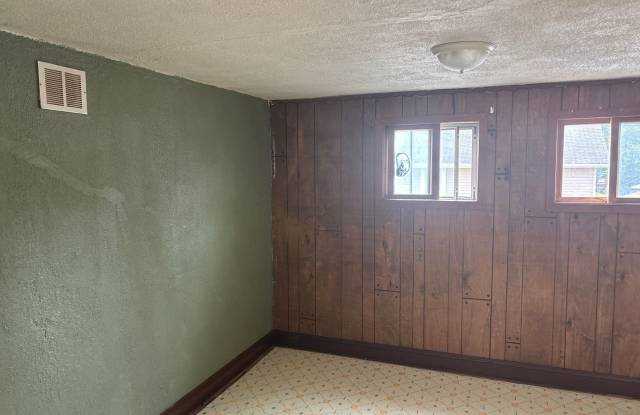SPACIOUS 5 BEDROOM HOME READY TO WELCOME YOU Gallery 3
