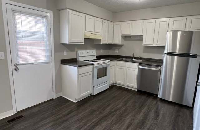 Updated 2 Bedroom 1.5 Bathroom Condo with a partially finished basement photos photos