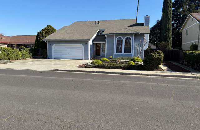REMARKABLE NEIGHBORHOOD OF CUSTOM HOMES! 2 BED 2.5 BATH LOCATED IN CENTRAL BRENTWOOD LOCATION WITH EASY ACCESS TO EVERYTHING! Gallery 4