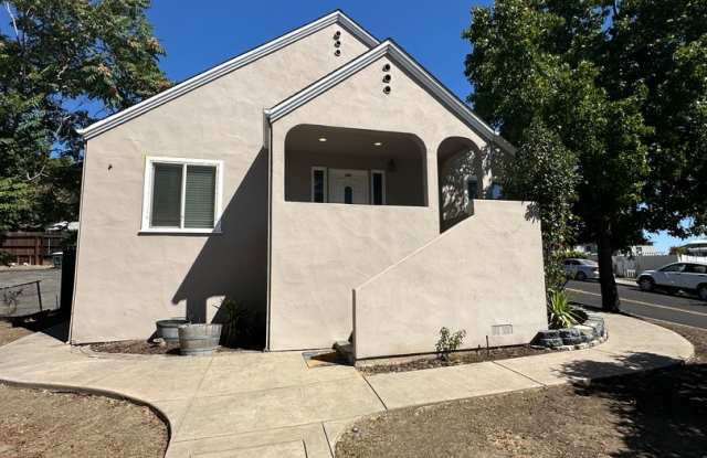 Beautifully updated 3br/2ba Home with Timeless Charm-Across from Vacaville's Andrews Park! photos photos