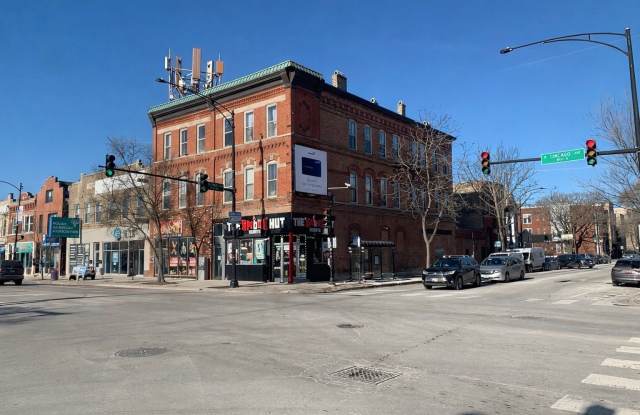 2002 W Chicago Avenue unit: 2R - 2002 West Chicago Avenue, Chicago, IL 60622