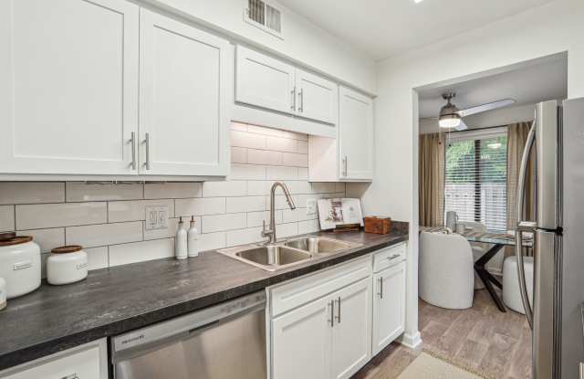 Woodbridge Apartments Gallery 2