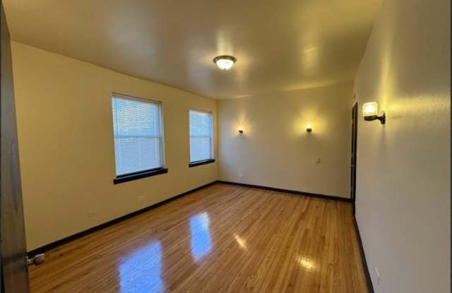 8233 South Ingleside Ave. Gallery 4