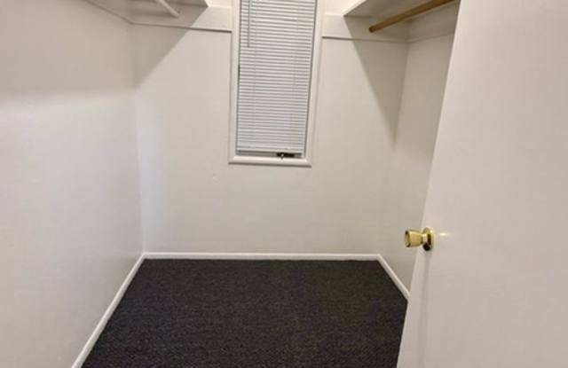 REDUCED!!! New Flooring and Paint! Downtown Twain Harte!! Watch the parades from your patio!! Gallery 4