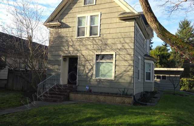 1030 N Oakes St photos photos