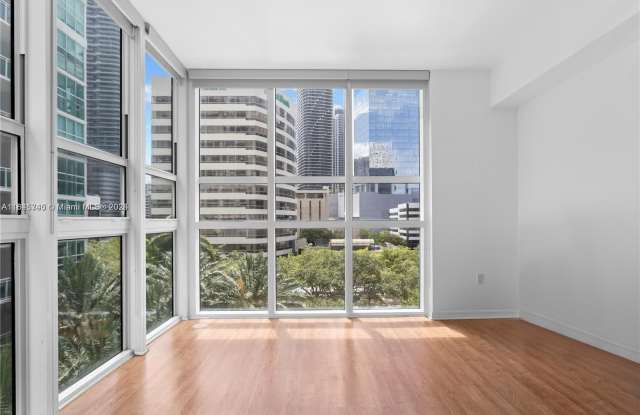 950 Brickell Bay Dr photos photos
