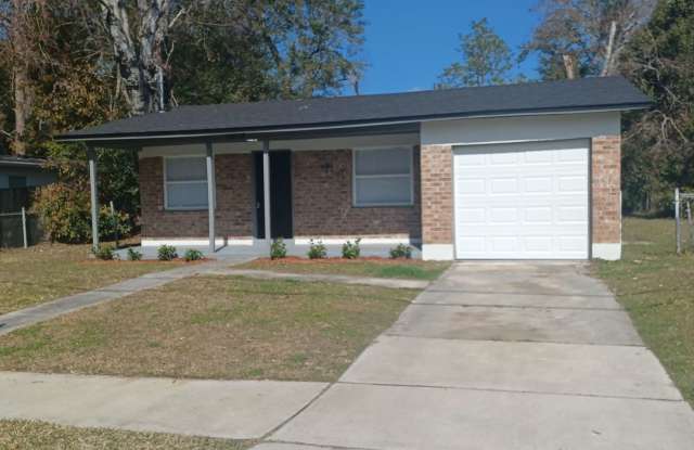 Remodeled Cozy 4 BR 2 BA Home photos photos