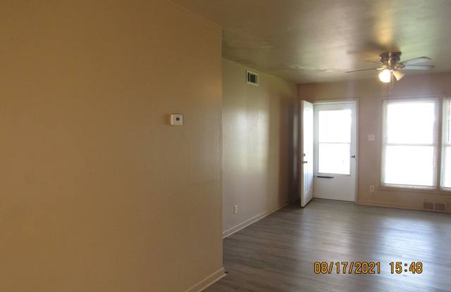 Great Home located close to shopping, restaurants, Hospital and  easy access to Ft Sill. Gallery 3