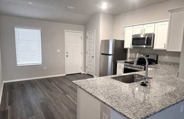 MOVE-IN SPECIAL: $500 OFF! Spacious & Stylish Home in the Desirable Walnut Hill Community! Gallery 4