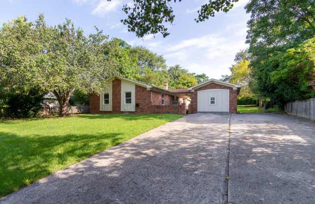 4527 Dewey Drive Gallery 2