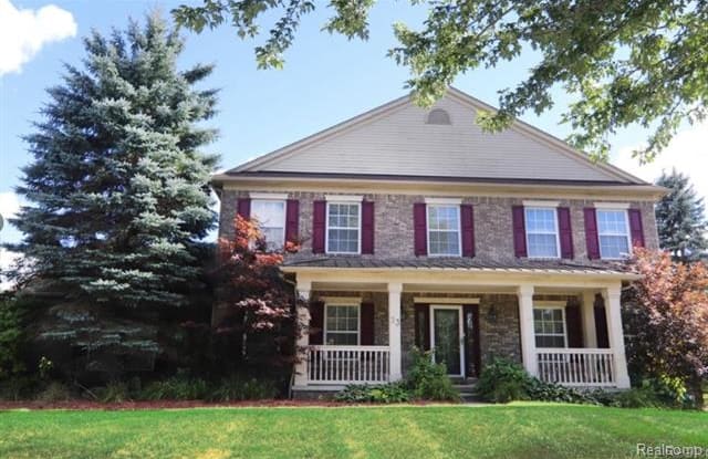 33 OAKBRIDGE Drive - 33 Oakbridge Drive, Oakland County, MI 48306