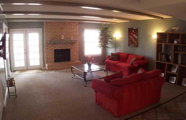 1633 CHARLES OWENS Drive E Gallery 4