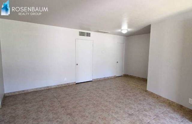 2925 North 19th Avenue Gallery 2