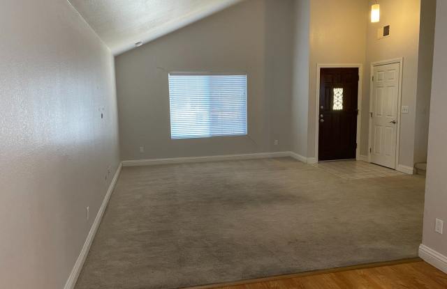 472 Pamela Dr Gallery 4