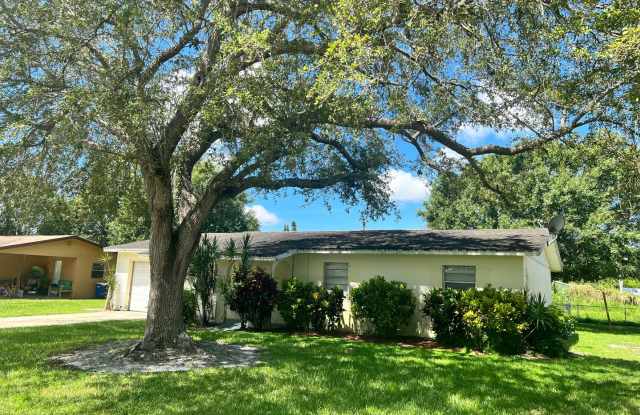 3 BEDROOM, 2 BATH HOME IN THE HEART FORT PIERCE photos photos