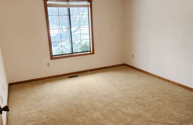 1216 Dale Court Northeast Gallery 4
