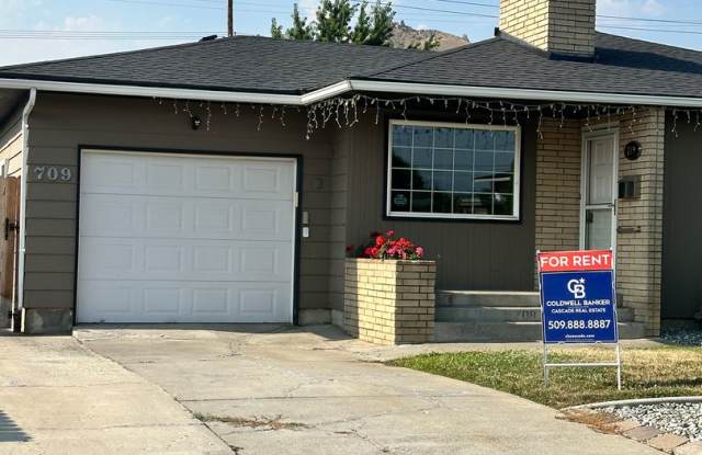Charming 3-Bedroom, 1.5-Bath Home with Pool & Outdoor Entertaining Oasis photos photos