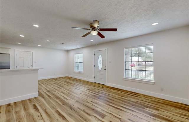 1012 San Saba Drive Gallery 3