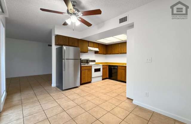 3202 West Loma Lane Gallery 1