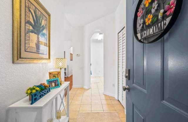 2310 SILVER PALM Drive Gallery 4