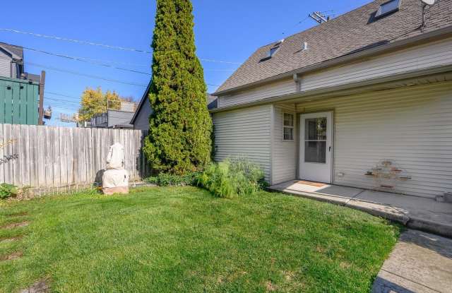 2833 N Francisco Avenue photos photos
