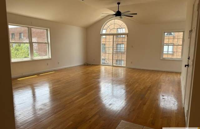 2024 Grand Avenue photos photos