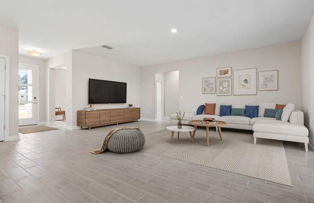 Modern Home – Quiet Location with Easy I-75 Access Gallery 3