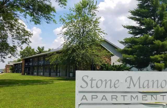1420 N Della, Unit 4 - 1420 N Della St, Benton, IL 62812