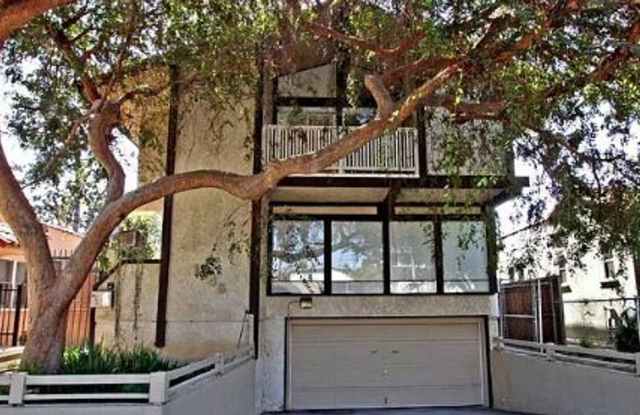 Beautiful 2bed + 2bath Condo located on a Mature Tree-lined Street in the Heart of Santa Monica. photos photos