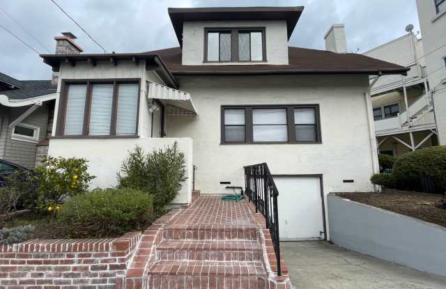 Rockridge Home! 3 Bedroom w/Fireplace, In-unit Laundry + More! || Steps From College Ave photos photos