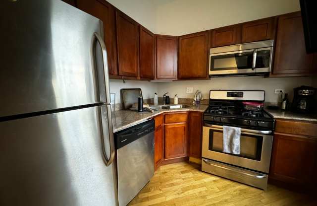 2748 W Le Moyne St photos photos