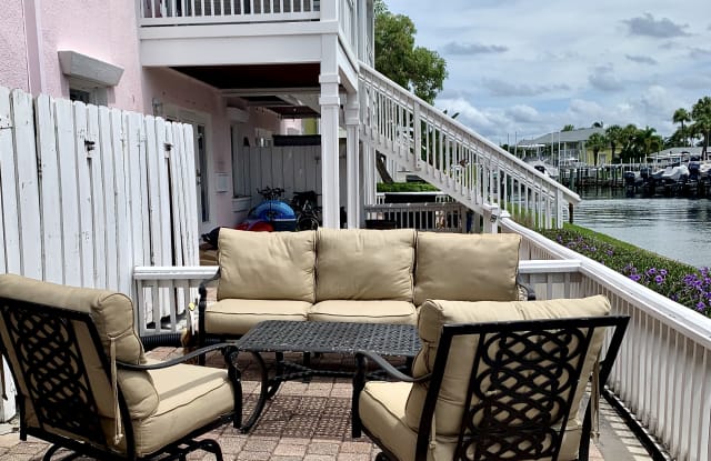 4834 Beach Drive Southeast - 4834 Beach Drive Southeast, St. Petersburg, FL 33705