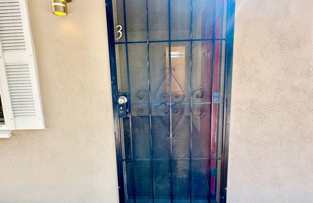 Darling Upgraded Studio Unit in Park Like Setting, Minutes to I-15 & Downtown Fallbrook! Gallery 3