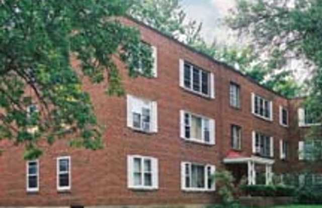 Second Floor Condo Near Tenney Park - 33 Sherman Terrace, Madison, WI 53704