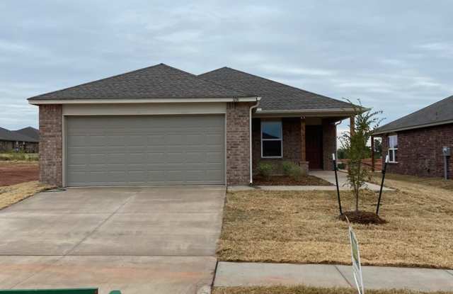 GET A FRESH START THIS FALL! Enjoy 2 MONTHS RENT-FREE — Sign by 10/15 | 3-Bedroom, 2-Bath Home in Tuttle, OK Gallery 4