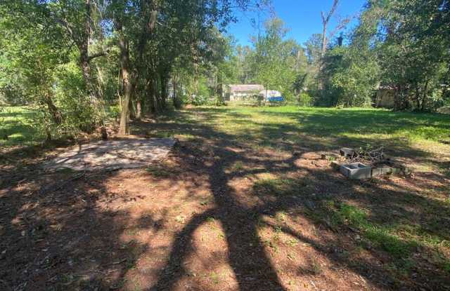 Cottage Home in Seminole Manor Gallery 4
