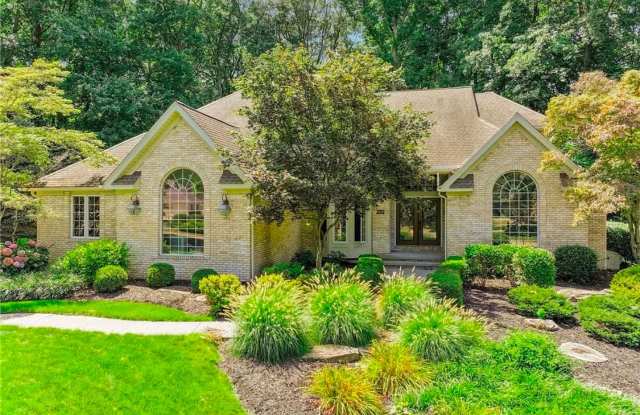 Gorgeous Private Cul-de-sac Home - 8432 Hilltop, Mentor photos photos