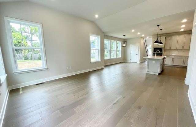 1 Beach Court Gallery 3