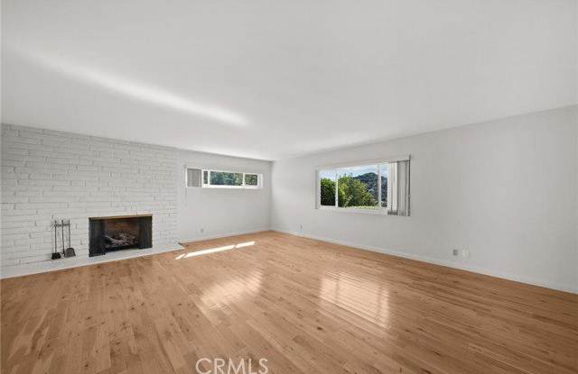 2420 Delisle Court Gallery 4