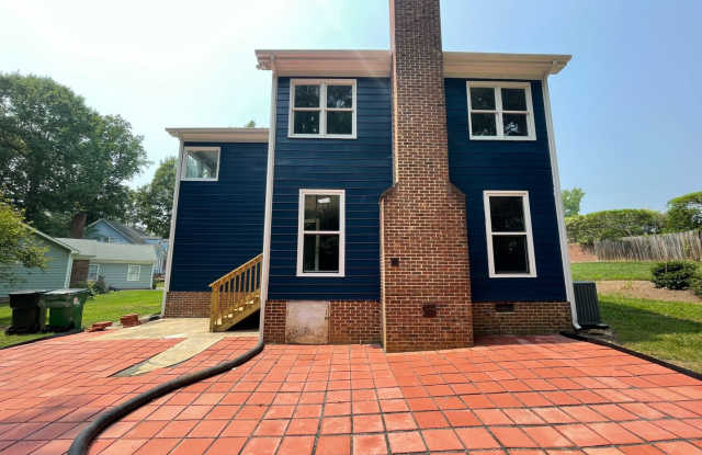 Room in 3 Bedroom Home at Newfoundland Ct Gallery 3